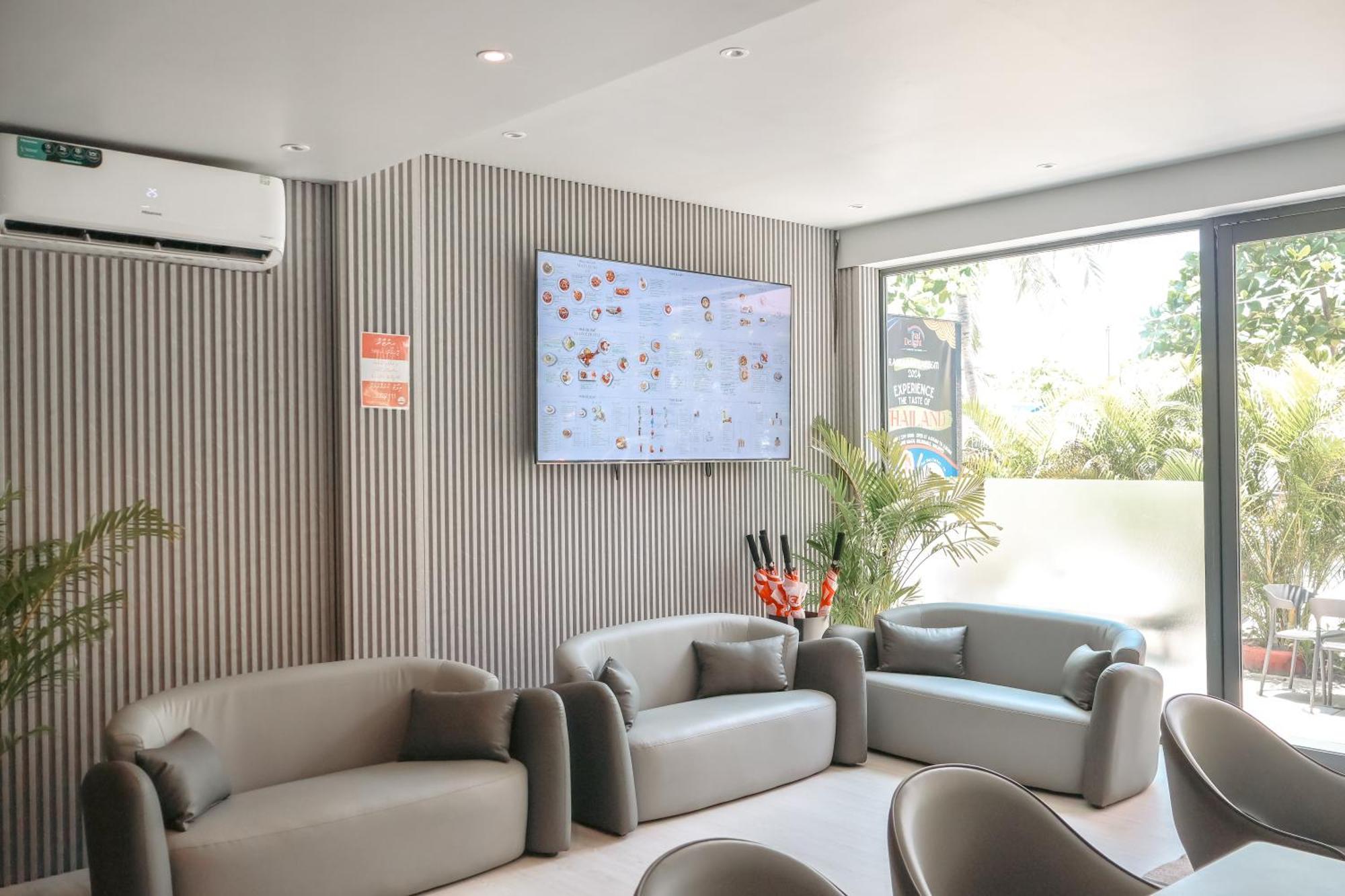 Starry Beach Inn 4* Male